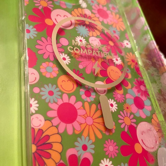 NWT! Poppy phone case protector for iPhone 13/12 Pro Max. Colorful, fun design. - Picture 3 of 14